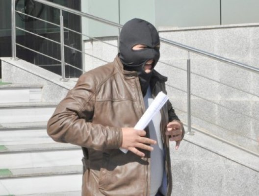 Merăuţă, fostul student cercetat pentru dare de mită, îşi va petrece sărbătorile de iarnă după gratii